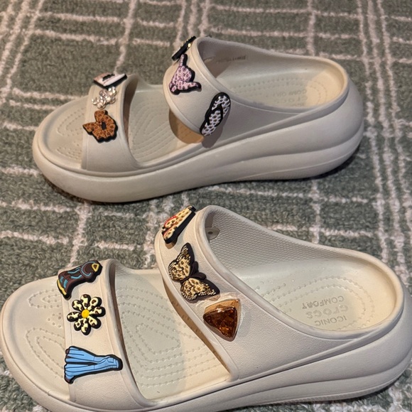 CROCS women’s wedges with Colorful Charms - Picture 2 of 5